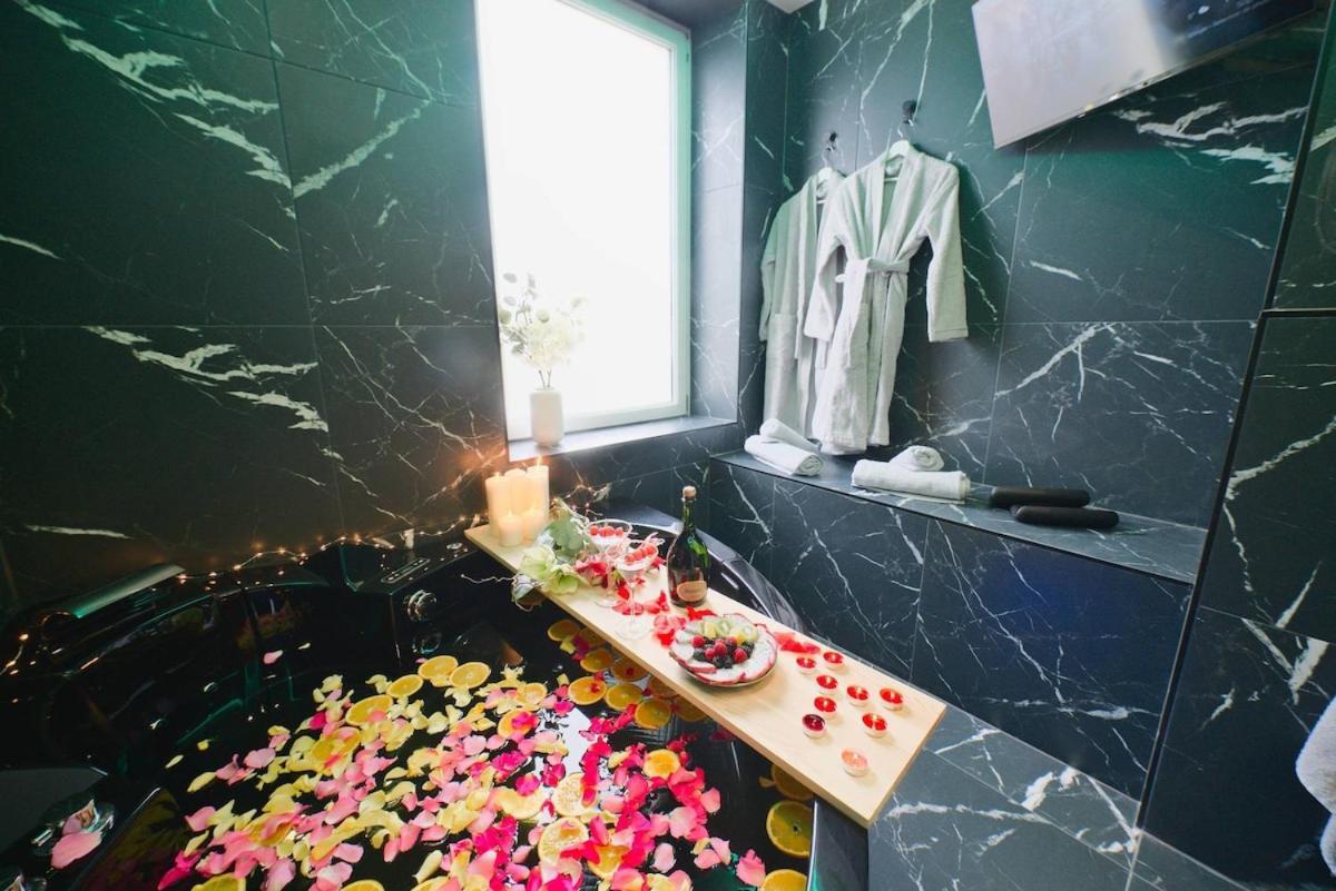 Popart Insolite Jacuzzi,sauna & Parking Free *